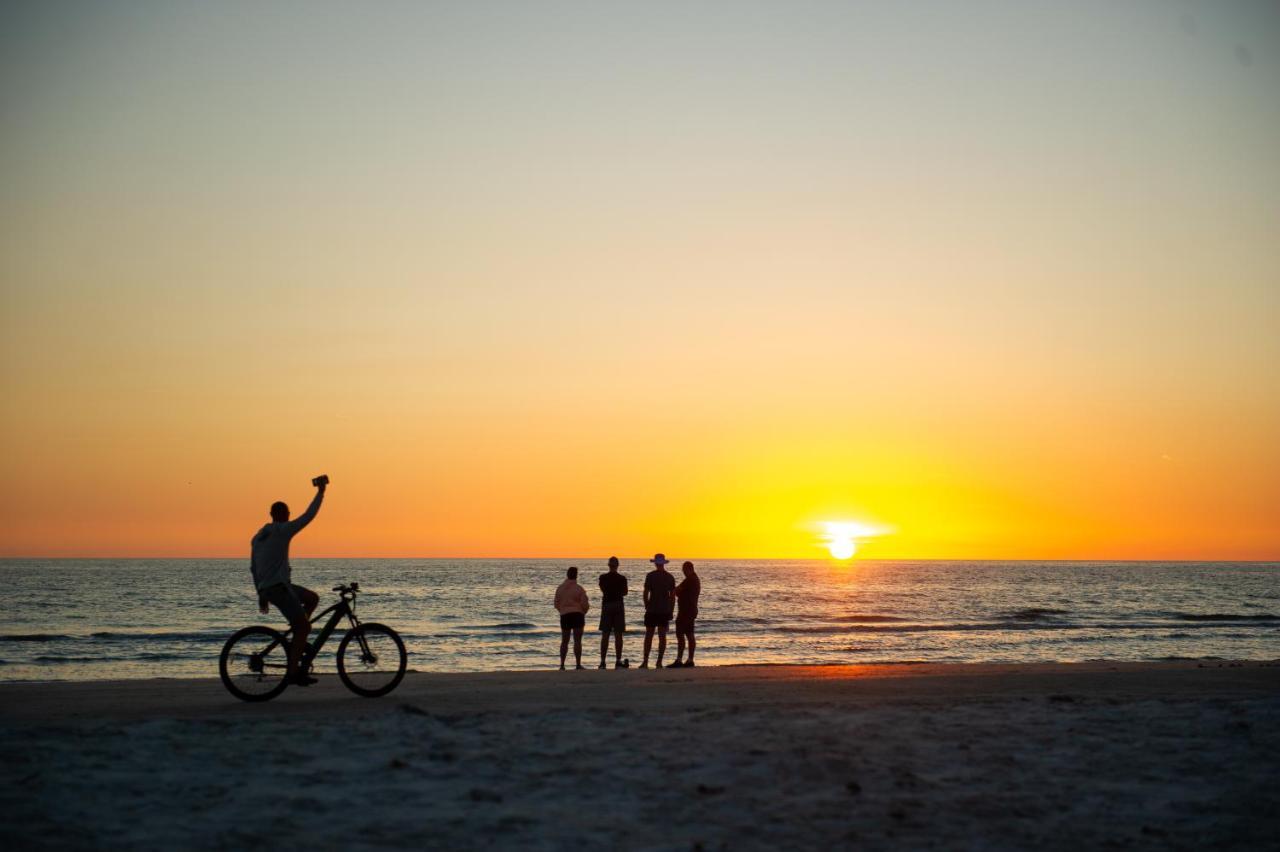Sunburst Inn- Indian Shores Beach Bagian luar foto
