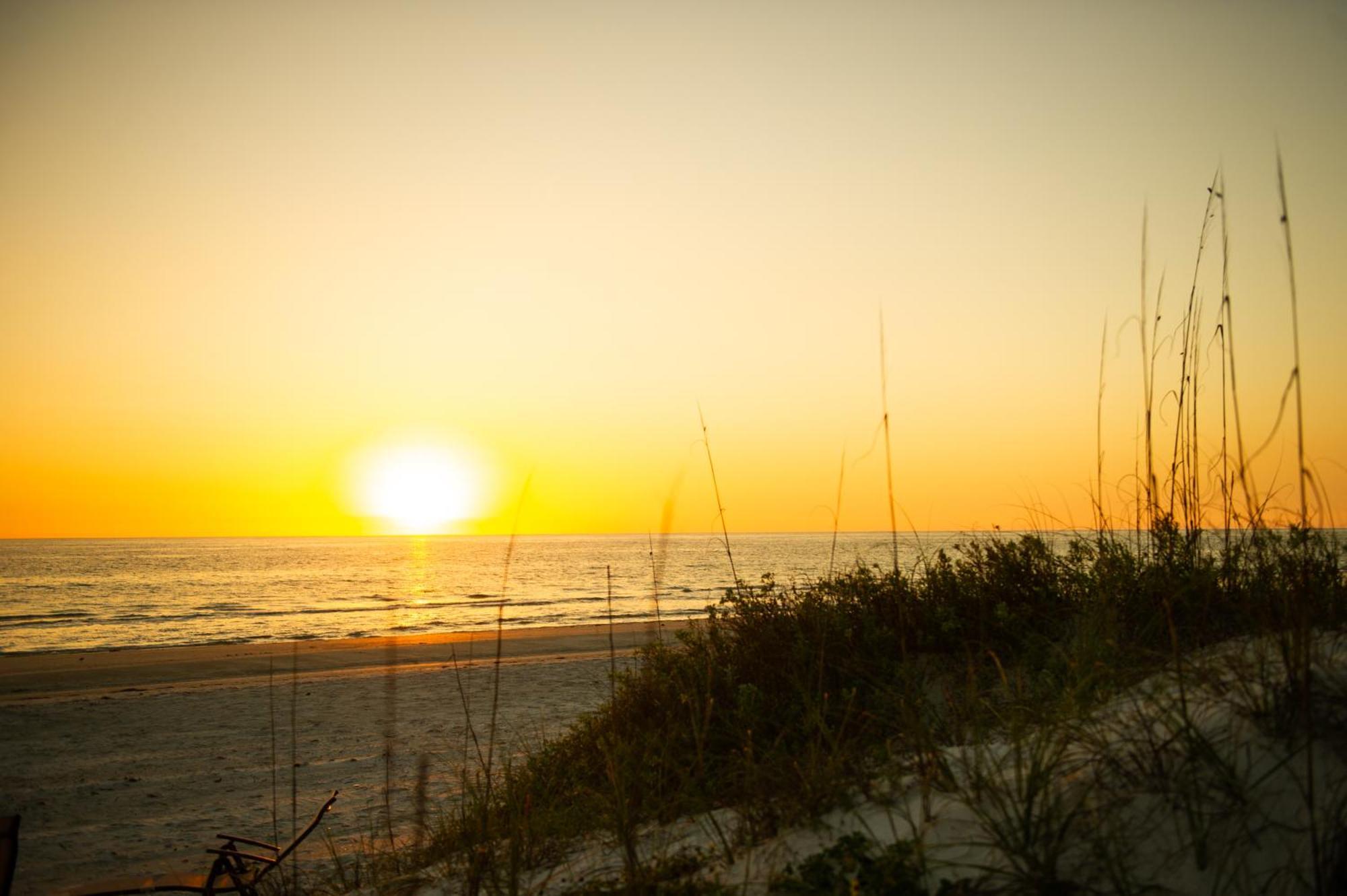 Sunburst Inn- Indian Shores Beach Bagian luar foto