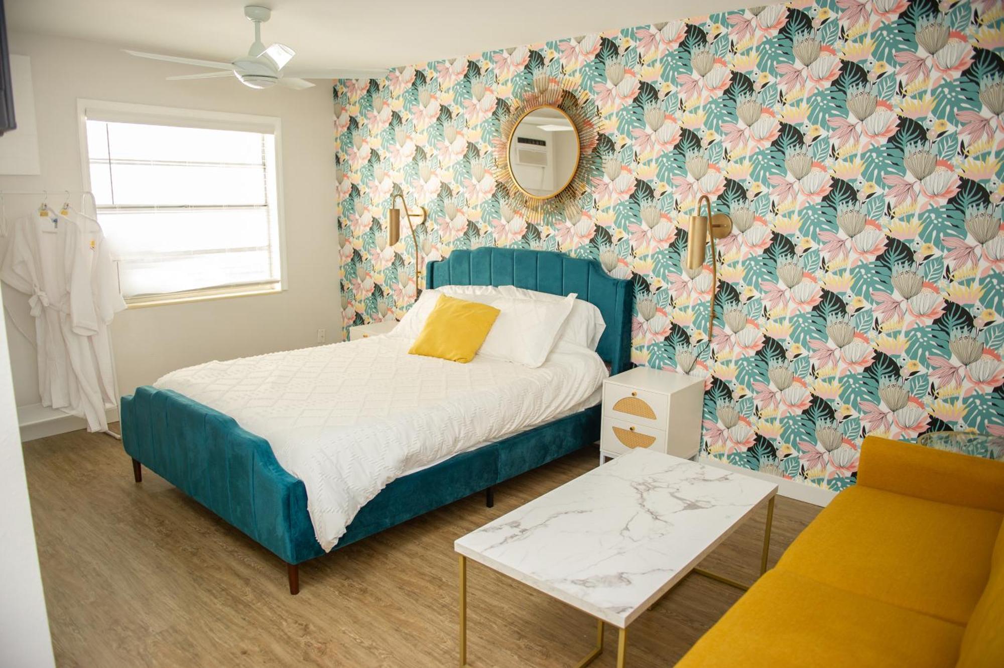 Sunburst Inn- Indian Shores Beach Bagian luar foto